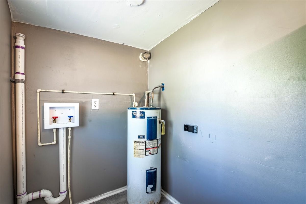 Building Photo - 531 New Berlin Rd