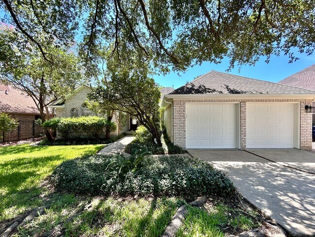 Primary Photo - Beautiful 4 Bedroom, 2 Bathroom Home for R...