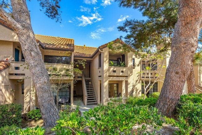 Building Photo - Cozy 1 Bed 1 Bath San Clemente Apartment