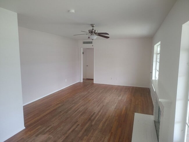 Building Photo - 3 Bedroom 1 Bathroom Home in Benton Park Available! Ask About Our Move-In Special!