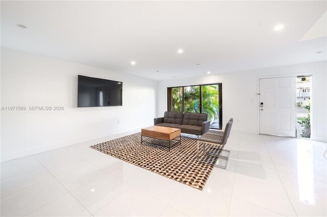 Building Photo - 3736 NE 166th St