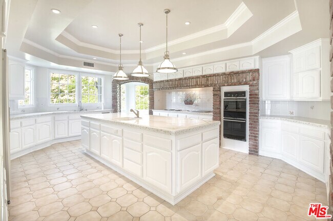 Building Photo - 27437 Winding Way