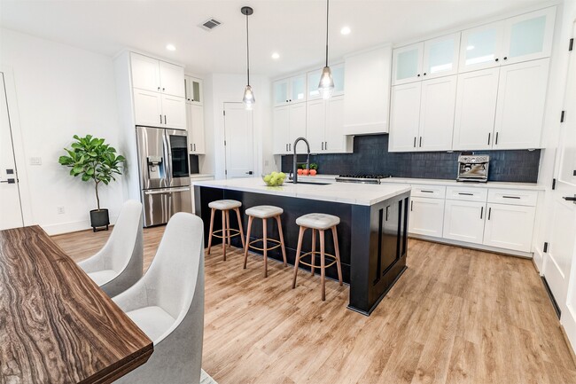 Building Photo - 1206 Hamblen St