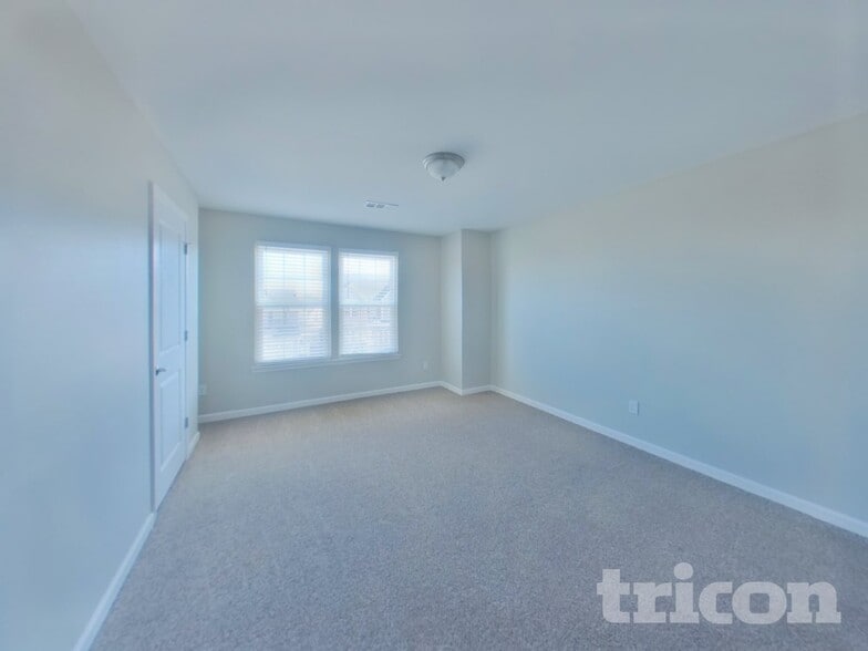 Building Photo - 2920 Cherry Point Ln