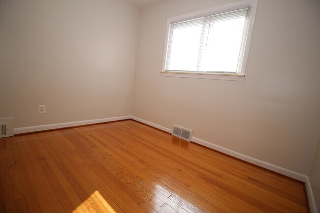 Building Photo - 24909 Grove Ave