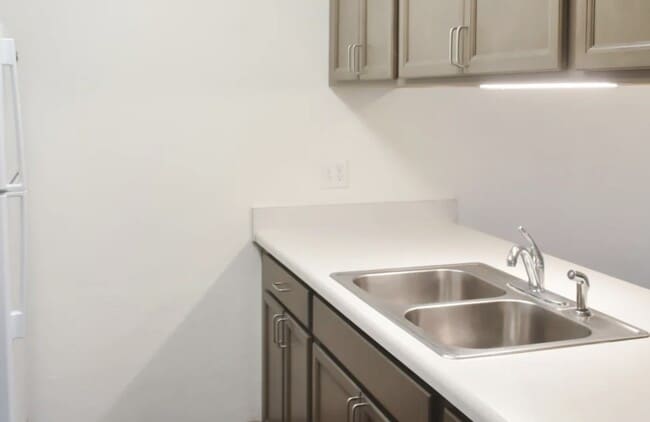 Building Photo - 811 S Carney Dr