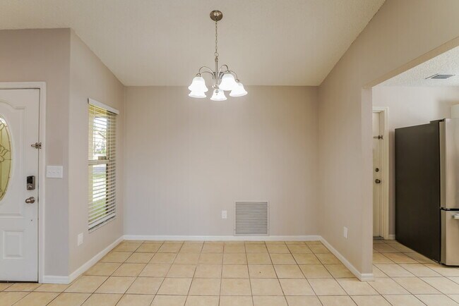Building Photo - 2499 Lake Jackson Cir