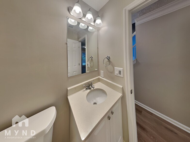 Building Photo - 7138 Lone Oak Trce