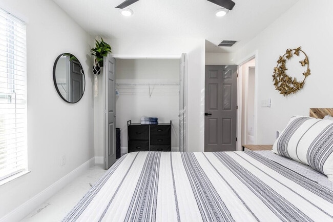 Building Photo - 1401 E Muriel St