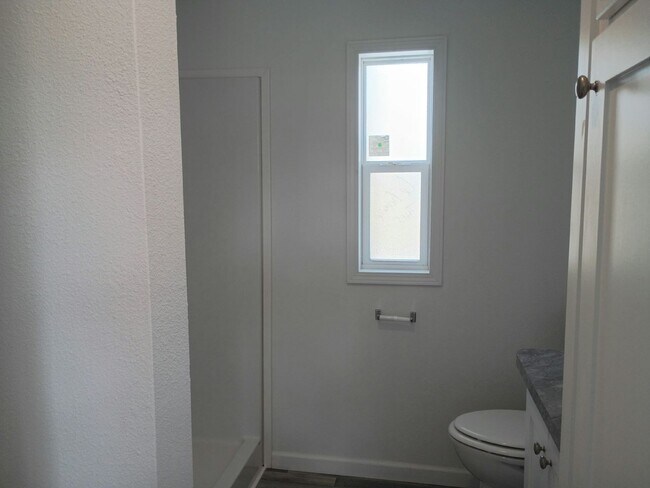 Building Photo - 26 Lily Dr