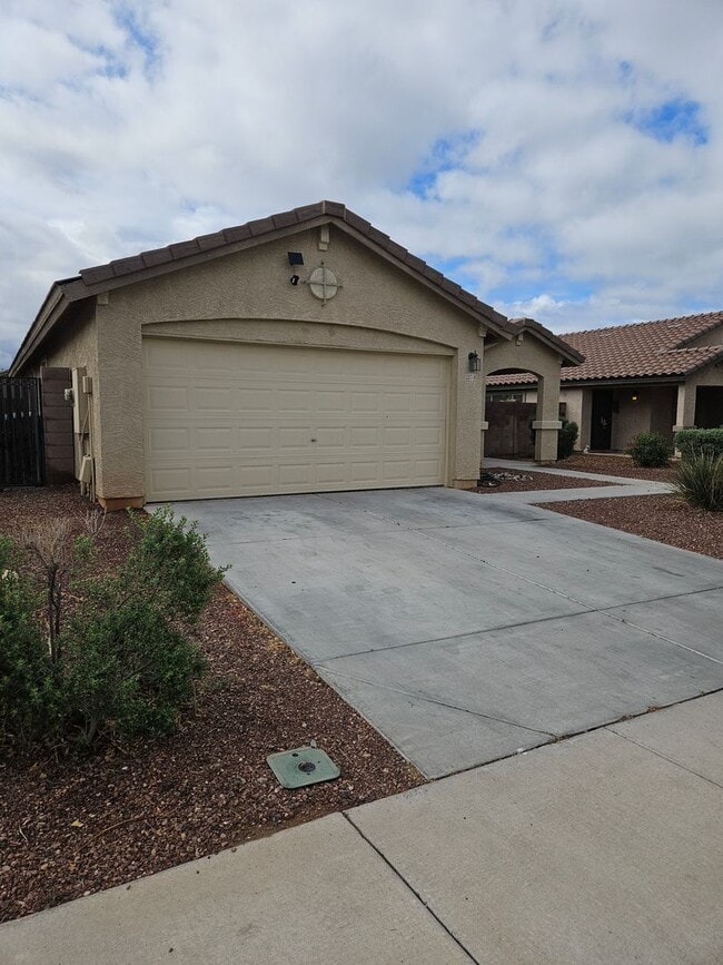 Building Photo - Pet Friendly Home For Rent
