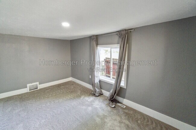 Building Photo - 2702 W Boone Ave