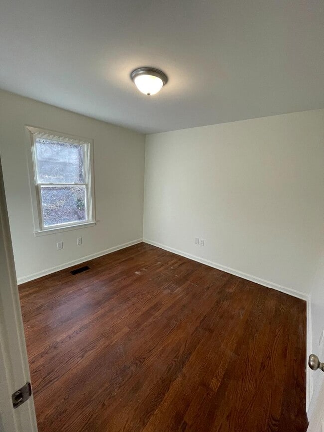 Building Photo - 122 S Shenandoah Ave