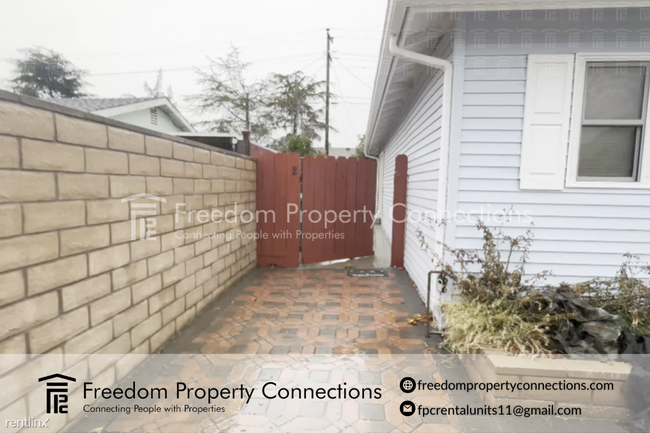 Building Photo - Studio, 1 bath Triplex - 253 Orion Avenue ...