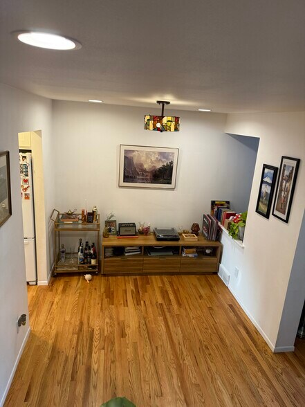 Dining area - 8960 Carr St