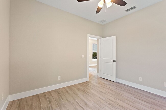 Building Photo - Deposit-Free! Modern, energy efficient hom...