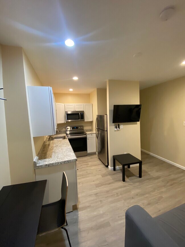 Building Photo - 5th Ave