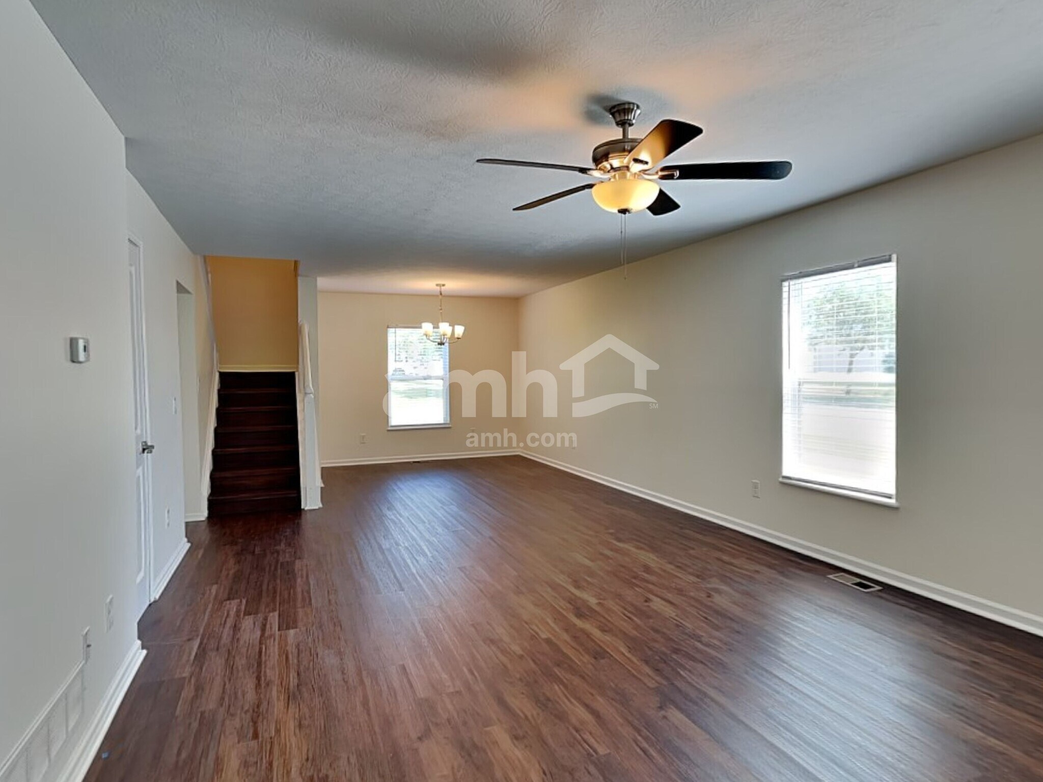 Building Photo - 136 Poe Ave