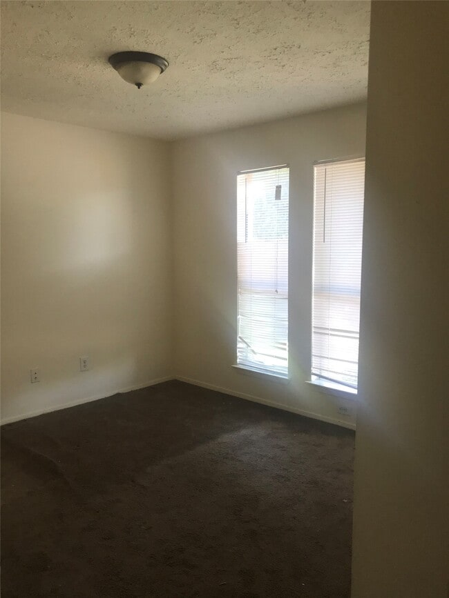 Building Photo - 7311 Caracas Dr