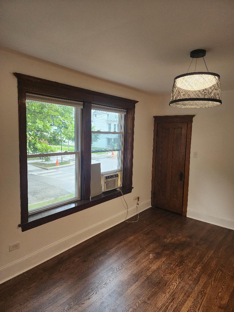 Building Photo - 2507 W Belle Plaine Ave