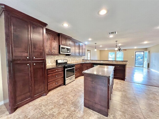 Building Photo - 7017 Caldwell St