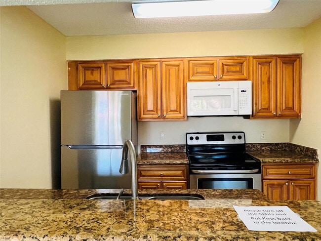 Building Photo - 1241 SW 46th Ave