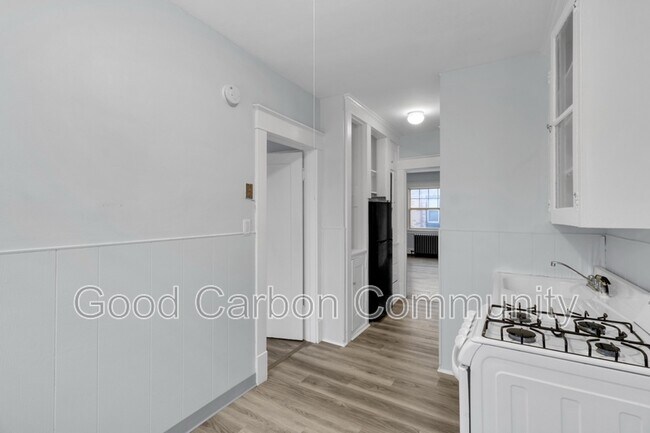 Building Photo - 2720 Main St