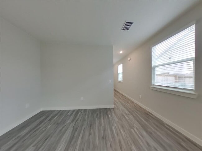 Building Photo - 544 Raglands Rd