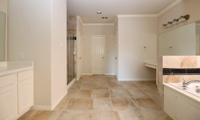 Building Photo - 13315 Olive Trce