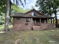 Building Photo - 880 S Quaker Ln