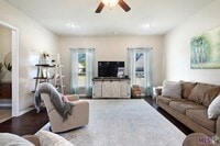 Building Photo - 644 Greenwich Dr