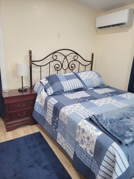 Building Photo - 381 Floatella Rd