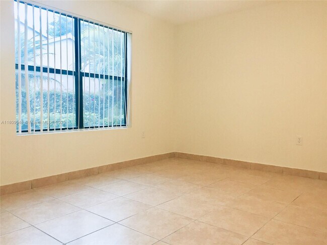 Building Photo - 10440 SW 156th Ct