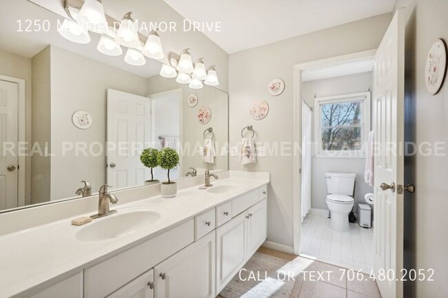 Building Photo - 1250 Mayfield Manor Dr