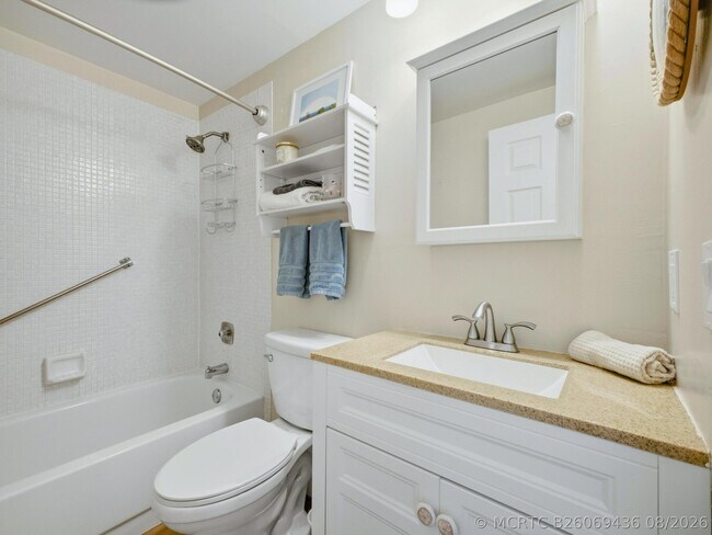 Building Photo - 755 Normandy Ln