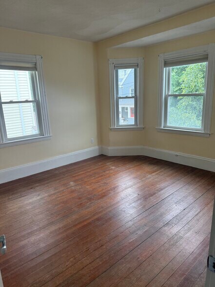 Front bedroom - 55 Victoria St