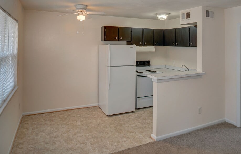 Building Photo - Vantage Apartments