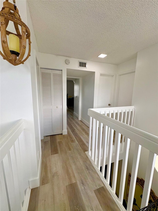 Building Photo - 4832 Grapevine Wy