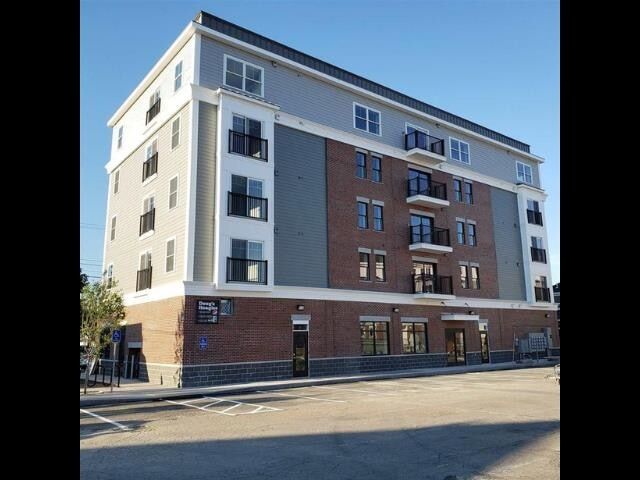 Building Photo - 10 4th St