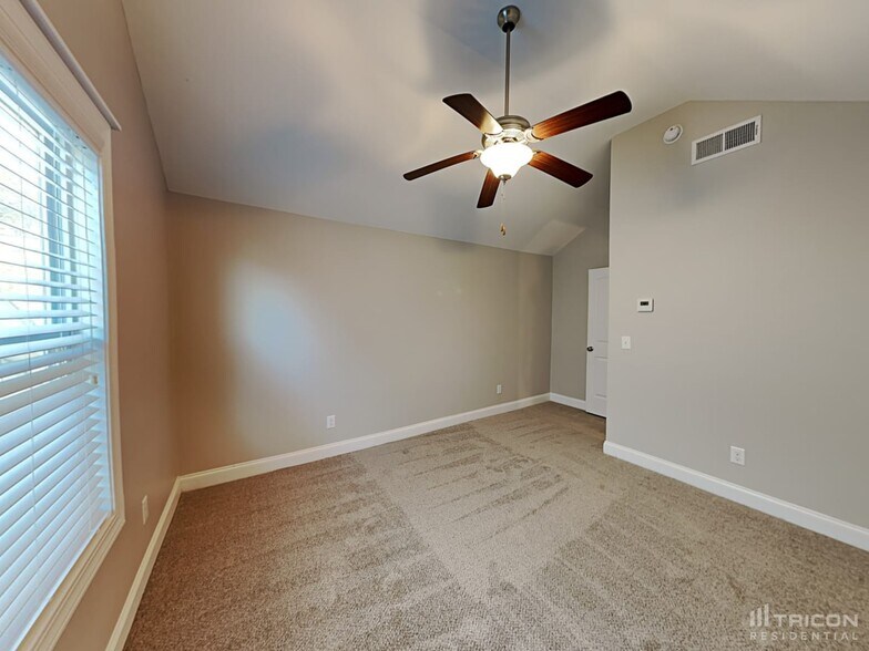 Building Photo - 141 Park Ridge Way