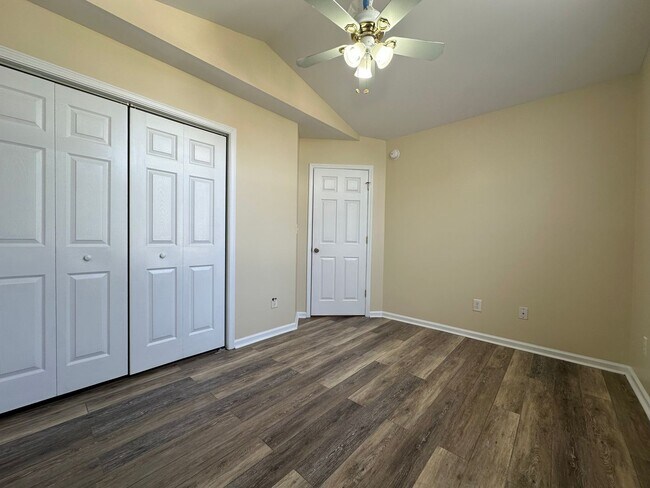 Building Photo - 204 Grandford Pl