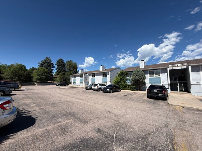 Building Photo - 4463 E Pikes Peak Ave