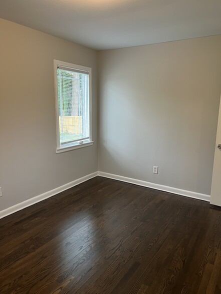 Primary bedroom - 2311 Crestview Drive