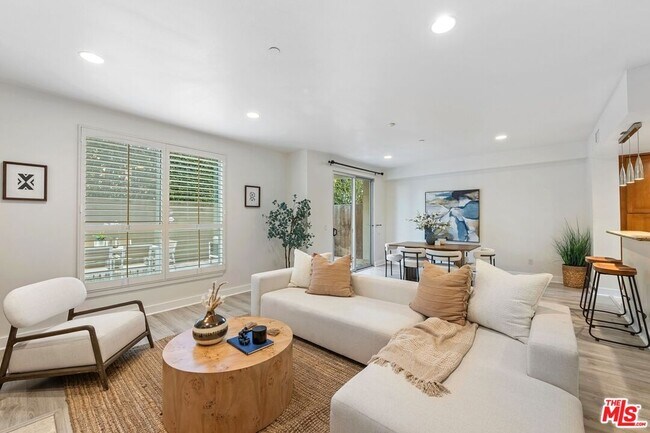 Building Photo - 2240 S Beverly Glen Blvd