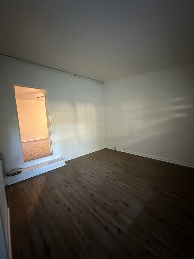 Building Photo - 2 bedroom, 1 bathroom updated home in Normaltown