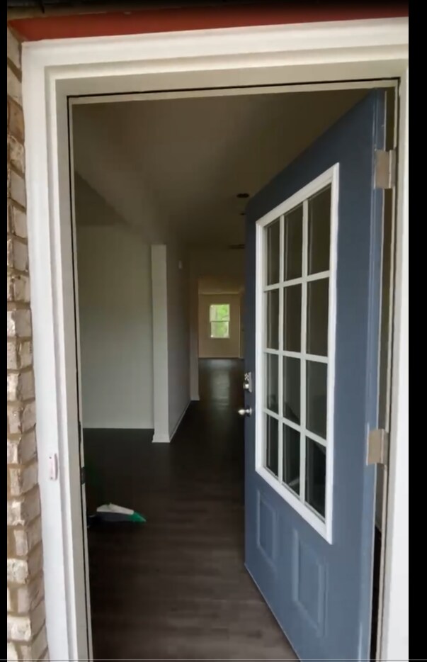 Building Photo - 201 Valimar Dr