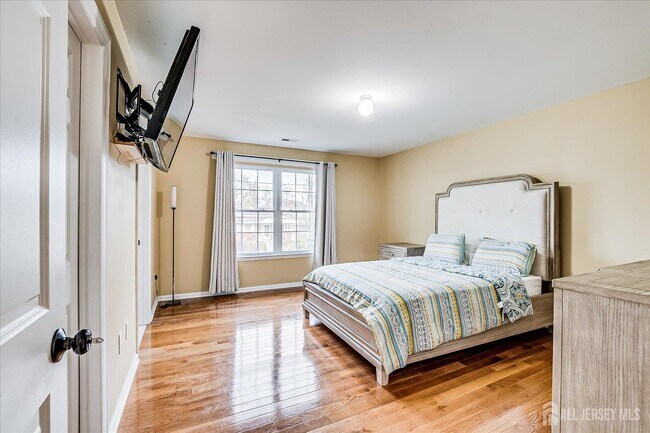 Building Photo - 169 Metuchen Ave