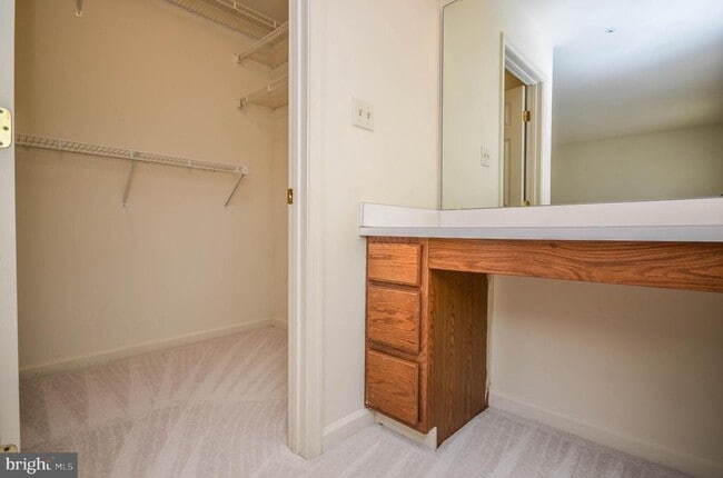 Building Photo - 3003 Gatehouse Ct