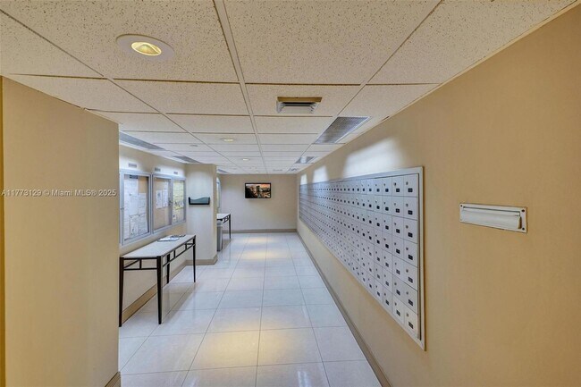 Building Photo - 1201 S Ocean Dr