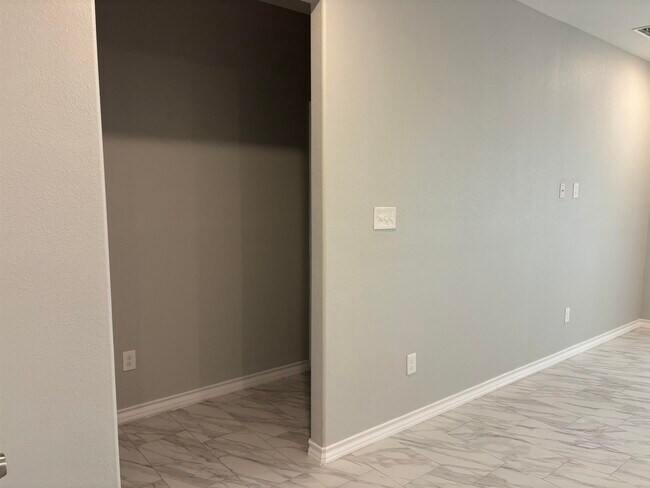 Building Photo - 3616 McDonell Ave